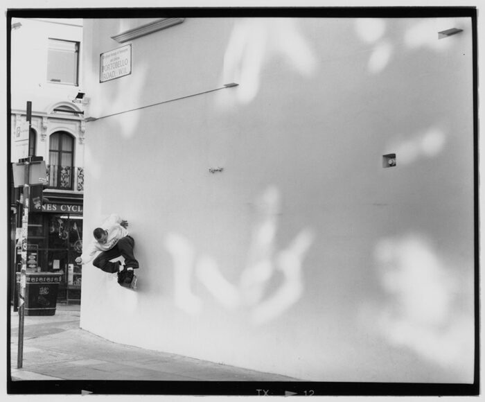 Pete Hellicar backside wallrides shot on Portobello Road, London shot by Wig Worland.