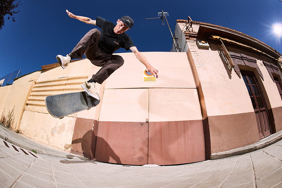 Diego BACKSIDE FLIPs in Madrid just before moving there. Photo: Adrian Rios