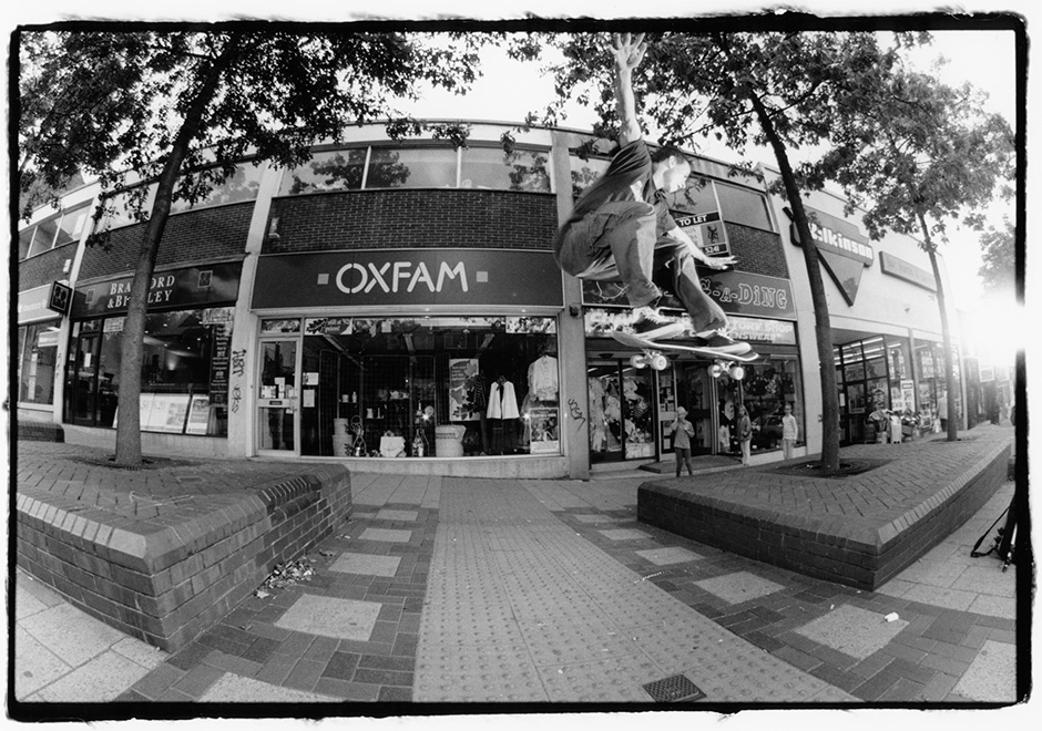 Scott Underdown ollies in Nottingham, shot by WIg Worland