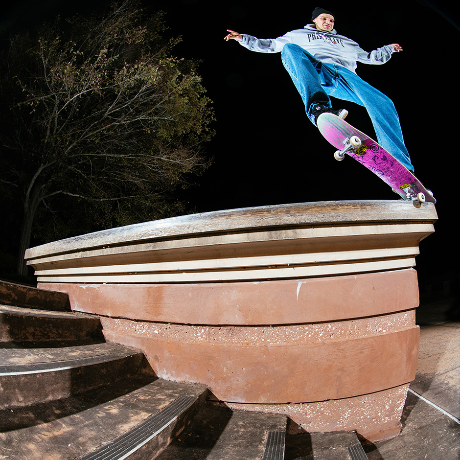 Alternative angle of Wade's texan switch backside nosegrind. Photo by Oliver Barton