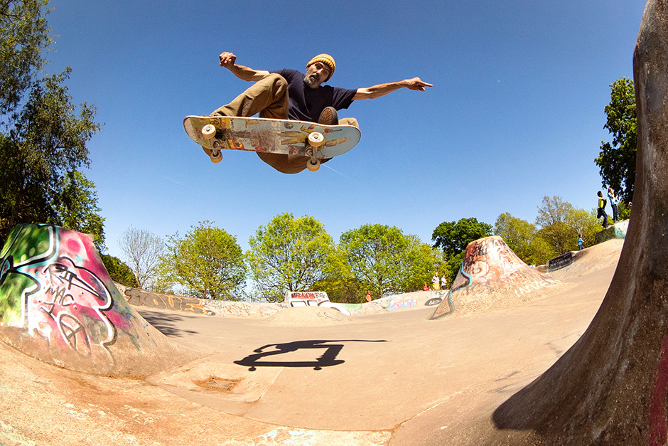 Mike Manzoori frontside ollies at Bloblands on the Slam City Skates 'Sharon' deck. PH: Kevin Parrott