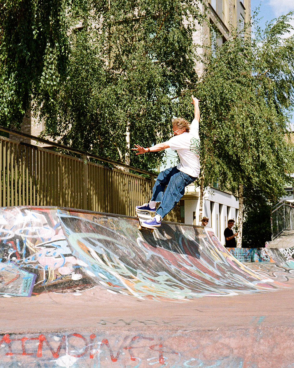 Chris Pulman powers through a Smith grind at Stockwell for Tom Delion's lens